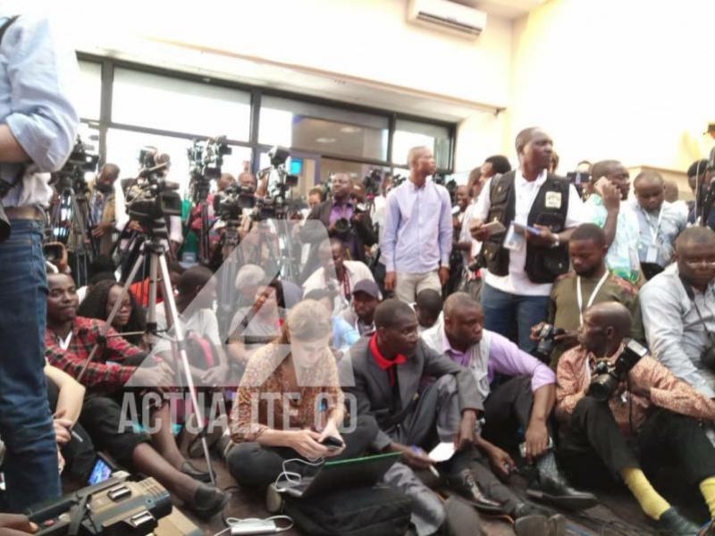 Les journalistes en attente de la conférence de presse du président de la CENI.