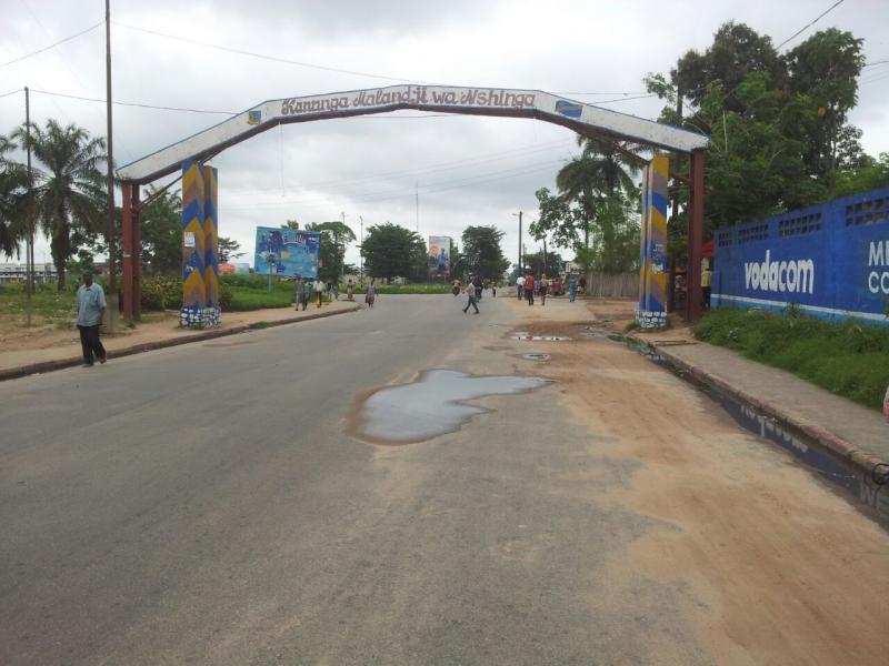 Une rue en pleine ville de Kananga