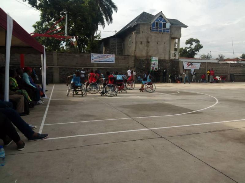 terrain omnisport pour les athlètes handicapés / Ph. Jonathan Kombi 