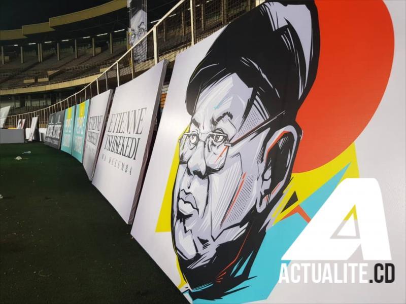 Des tableaux décorés à l'image d'Etienne Tshisekedi au stade des Martyrs en prélude des obsèques/Ph ACTUALITE.CD