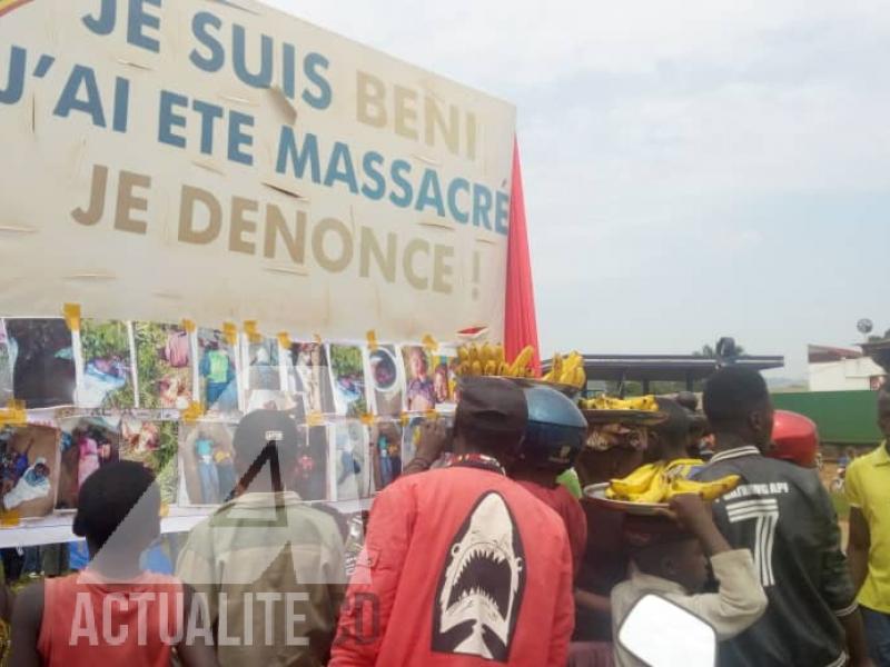 L'exposition des images des personnes assassinés par les ADF à BENI. PH. YASSIN KOMBI/ ACTUALITE.CD