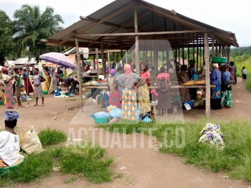 Un marché dans un village du territoire de Mambasa/Ph. ACTUALITE.CD