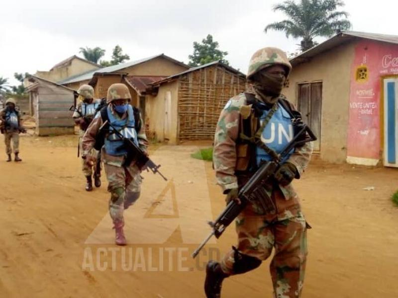 Troupes de la Monusco en patrouille dans une localité de Fizi. Ph/ Actualite.cd Yassin Kombi