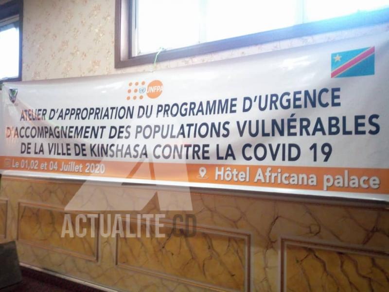 Recensement général de la population : l’UNFPA fait un don de matériel de bureau 