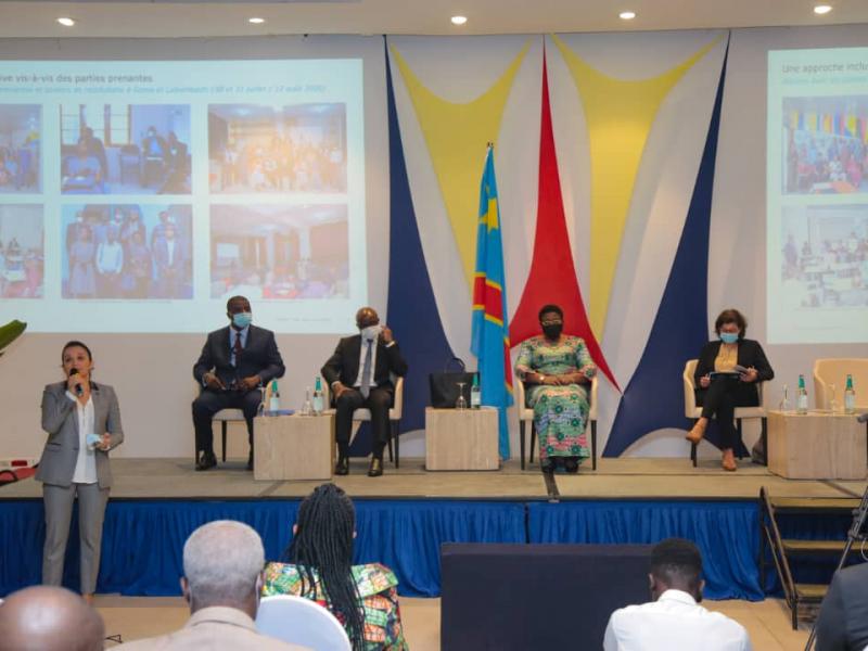 Sur notre photo, au centre, la VPM du Plan, Elysée Munembwe, et le ministres des Classes Moyennes et PME, Justin Kalumba, lors du lancement des COPA