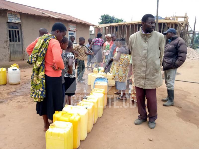 Les habitants de Butembo en train de s'approvisionner en eau/Ph ACTUALITE.CD