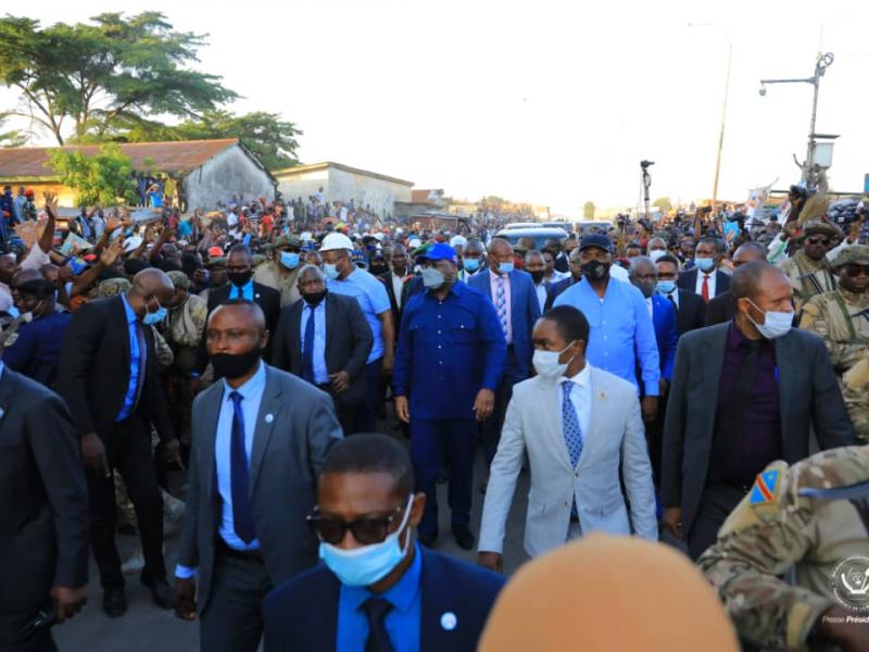 Visite du Président Félix Tshisekedi sur l'avenue Elengesa accompagné du gouverneur Gentiny Ngobila/Ph. Présidence  de la République