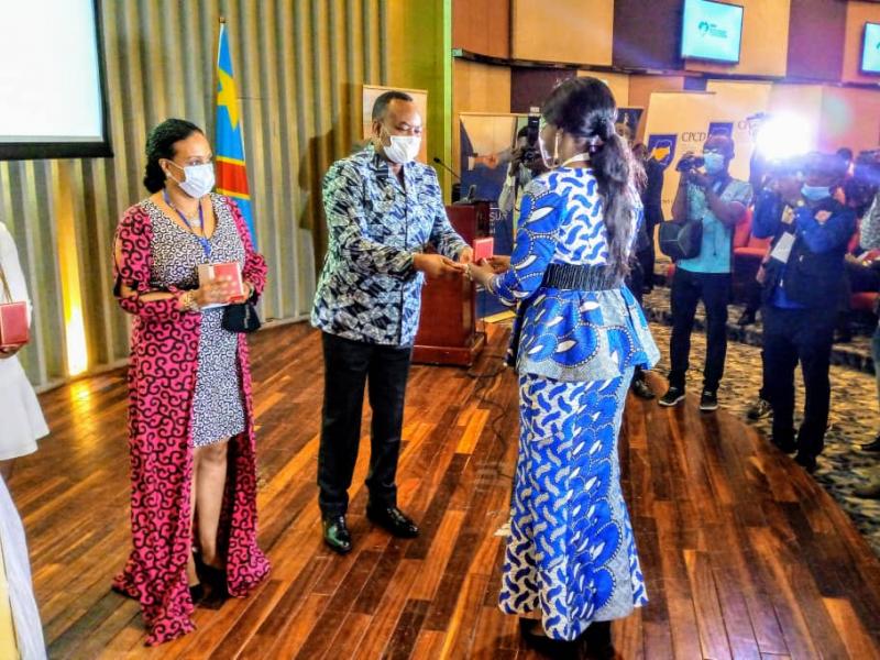 RDC : décorée en Italie, Yvette Batantu a également été honorée à Kinshasa 