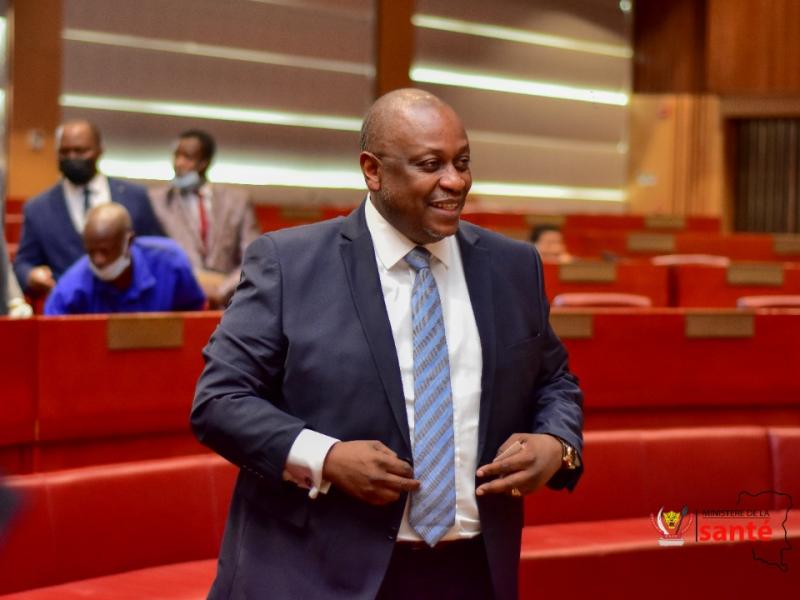 Le ministre de la santé Jean Jacques Mbungani après son audition au Sénat