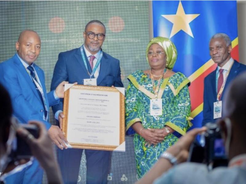 Présentation du certificat d’accréditation du laboratoire d'analyse environnementale de l'Université de Lubumbashi (UNILU)