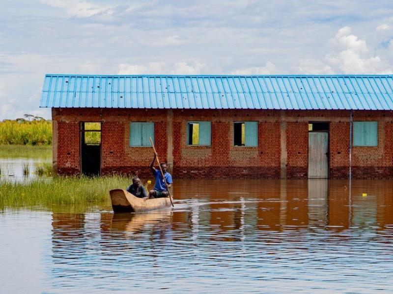 OIM 2021/Triffin Ntore Une école abandonnée en raison de la montée des eaux du lac Tanganyika.