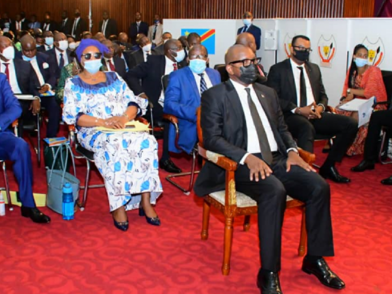 Sama Lukonde à l'Assemblée nationale avec les membres de son gouvernement