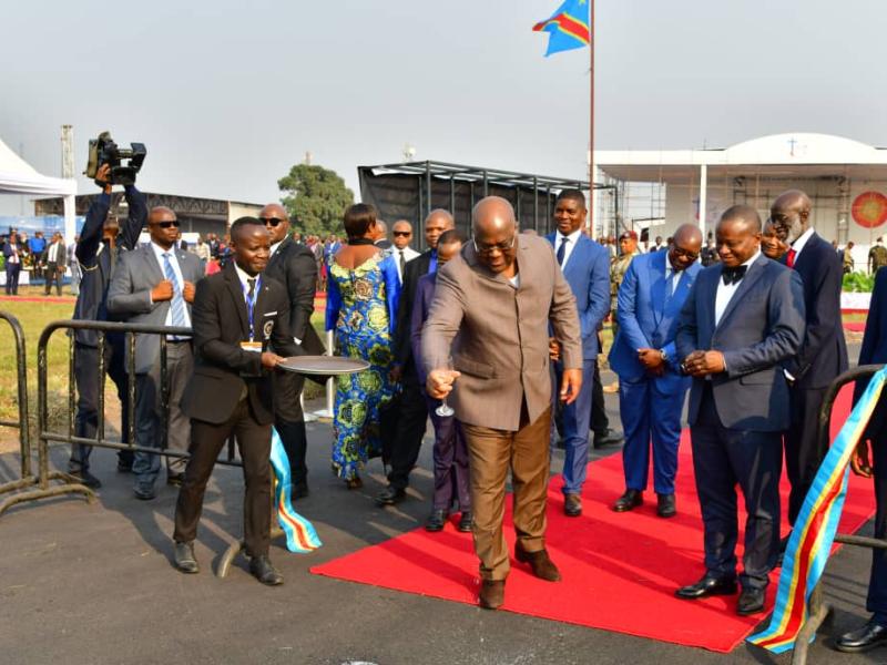 inauguration de la piste aéroport Ndolo