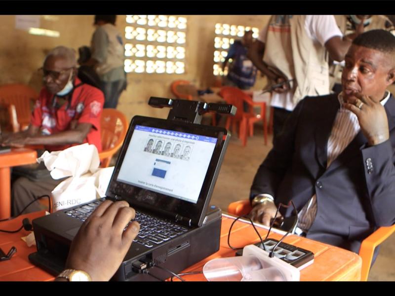 Test des kits d'enrôlement des électeurs à Luozi. Photo droits tiers. 