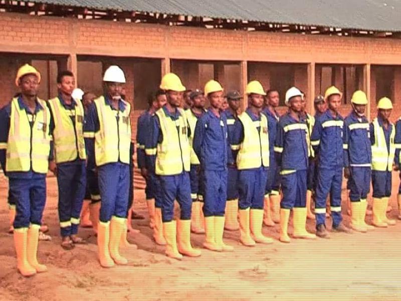 Les agents du service national à l'école de l'Excellence à Kananga