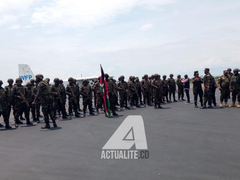 Des militaires kenyans à l'aéroport de Goma