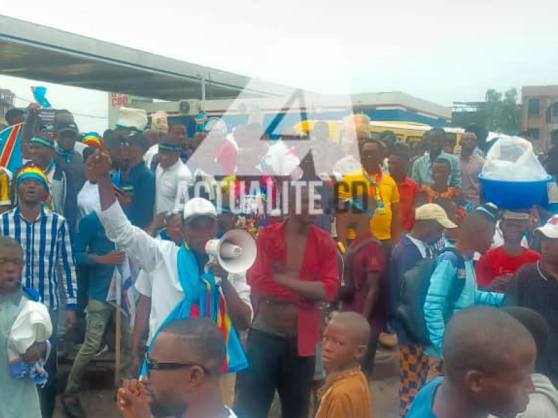 Rassemblement en cours pour une marche contre la guerre du M23