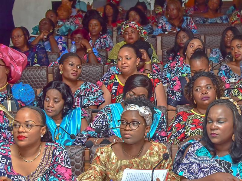 Le personnel féminin de l'IGF en pleine formation 