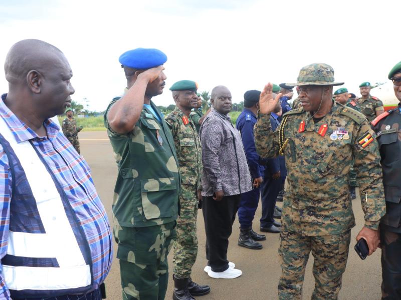 Général d’Armée Wilson Mbadi Mbasu, chef de l'Armée ougandaise