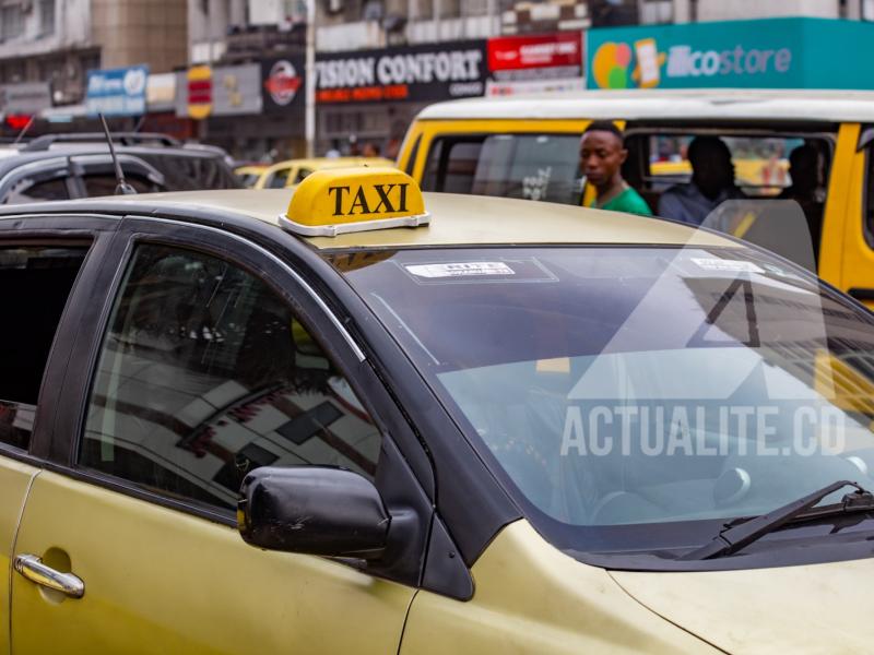 <blockquote class="twitter-tweet"><p lang="fr" dir="ltr">A Kinshasa, les chauffeurs de transports en commun ont grevé au cours de la journée du 5 juin dernier. L’une des raisons ayant conduit à cette initiative, d’après eux, est la tracasserie de la police de circulation routière à laquelle ils font face.<br><br>Ce lundi 19 juin,… <a href="https://t.co/7wqjAGsxc2">pic.twitter.com/7wqjAGsxc2</a></p>&mdash; ACTUALITE.CD (@actualitecd) <a href="https://twitter.com/actualitecd/status/1670712908605538304?ref_src