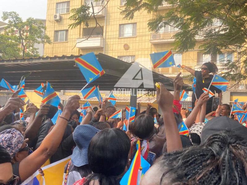 Rassemblement des femmes devant le QG de la Monusco réclamant justice pour Cherubin Okende et la libération de Salomon Kalonda ainsi que Mike Mukebayi