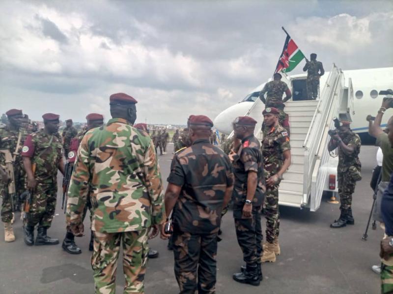 Un contingent Kényan de l'EACRF à l'aéroport de Goma 