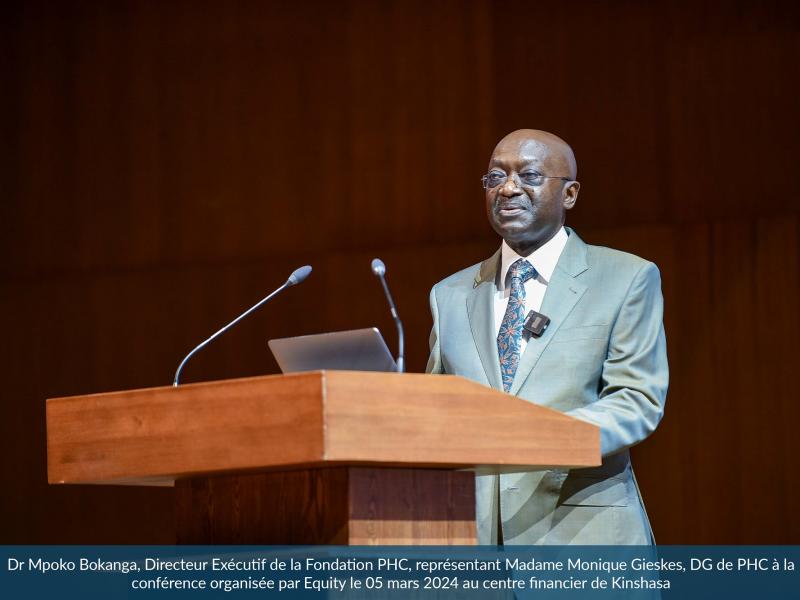 Dr Mpoko Bokanga, Directeur Exécutif de la Fondation PHC, représentant Madame Monique Gieskes, DG de PHC à la conférence organisée par Equity le 05 mars 2024 au centre financier de Kinshasa, dans le cadre de la tournée des investisseurs.