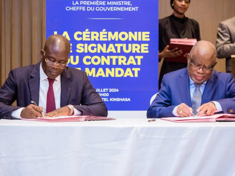 Signature du contrat de mandat entre le Portefeuille et l'ensemble des mandataires publics 