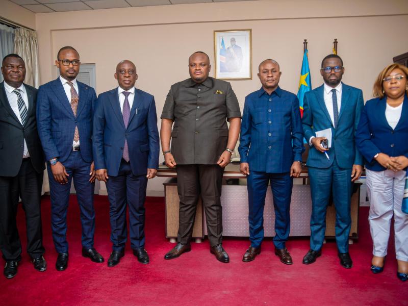 Lors d'une audience à l'hôtel de ville de Kinshasa entre le gouverneur et l'OVD représenté son DG 