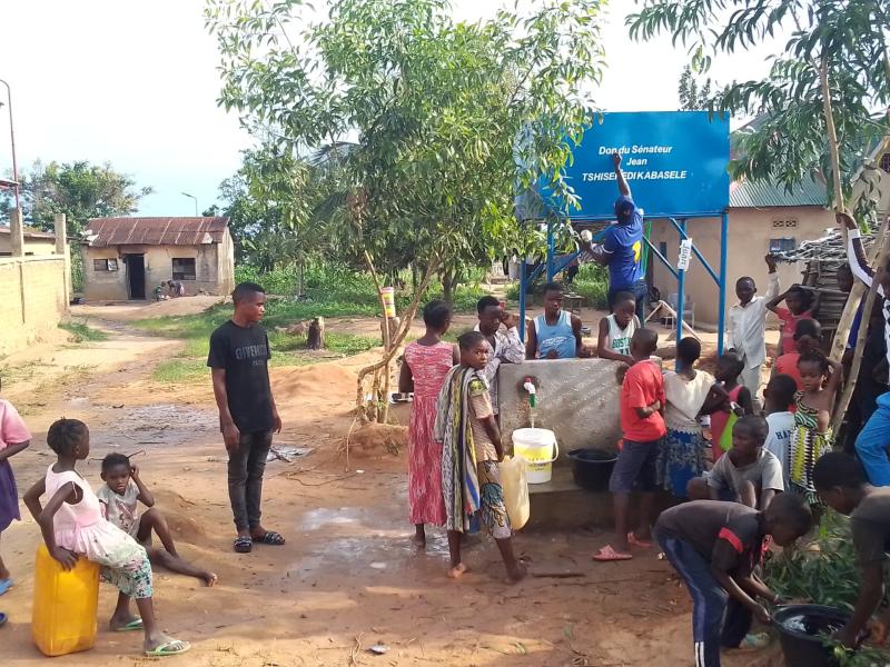 Inauguration des forages d'eau à Bena-Mande