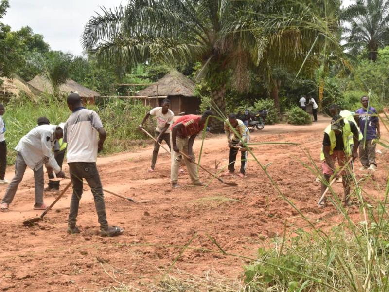 Travaux de cantonnage sur l'axe Kananga Mwamba Mbuyi